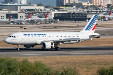 F-GKXT · Airbus A320-214 · (LIS / LPPT)