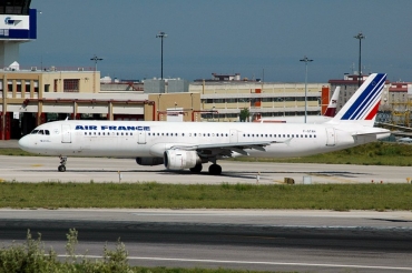 F-GTAH (1133) 1999 Airbus A321-211