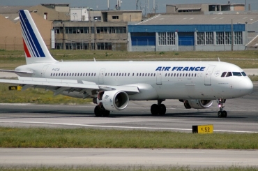 F-GTAI (1299) 2000 Airbus A321-211