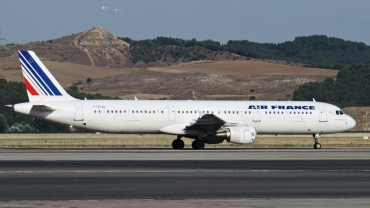 F-GTAU (3814) 2009 Airbus A321-212