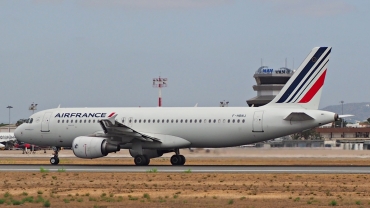 F-HBNJ · Airbus A320-214 · (FAO / LPFR)