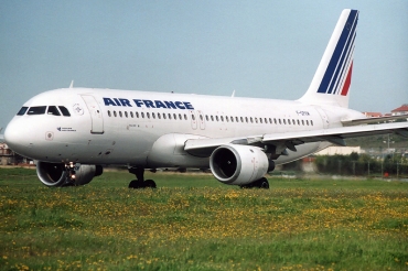 F-GFKM (102) 1990 Airbus A320-211
