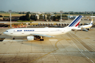 F-GBEC (104) 1980 Airbus A300B2-1C