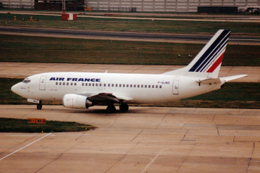 F-GJND (25229) 1991 Boeing 737-528