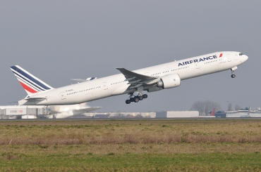F-GSQG · Boeing 777-328(ER) · (CDG / LFPG)
