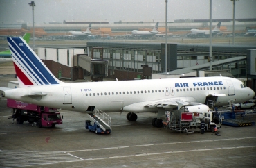 F-GFKX · Airbus A320-211 · (LHR / EGLL)