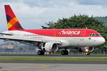 PR-AVC, (cn 4287), Airbus A319-115LR