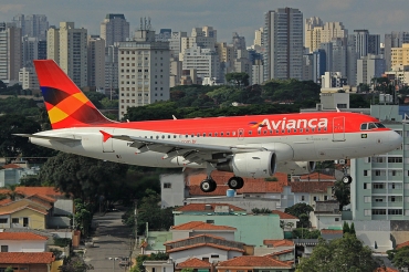 PR-AVB (4222) 2010 Airbus A319-115