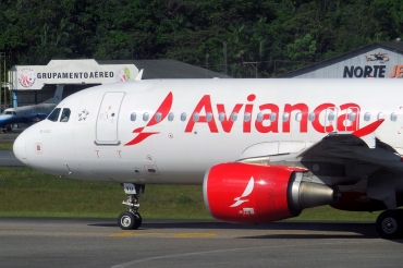PR-AVU (cn 4942) Airbus A320-214