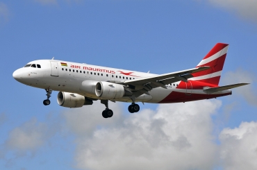 3B-NBF (1592) 2001 Airbus A319-112