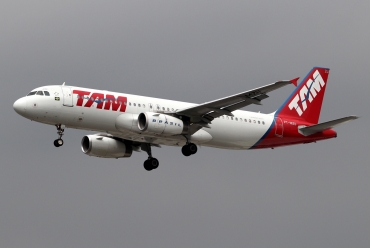 PT-MZU, (cn 1518), Airbus A320-232
