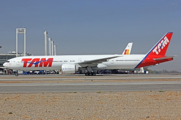PT-MUD (37667) 2008 Boeing 777-32W(ER)