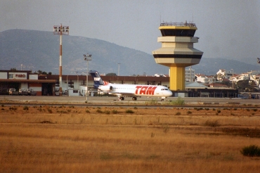 PT-MRS (11462) 1995 Fokker 100