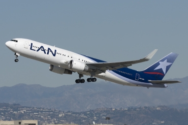 CC-CRV (27615) 1997 Boeing 767-316 ER WL