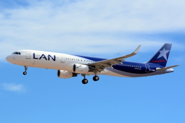 CC-BEA (6364) 2014 Airbus A321-211
