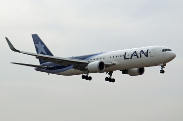 CC-BDB (40590) 2011 Boeing 767-316 ER WL