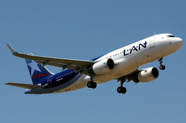 CC-BFK (5548) 2013 Airbus A320-214(WL)