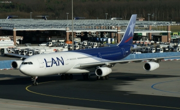 CC-CQF (442) 2001 Airbus A340-313