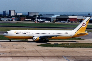 V8-RBJ (25533) 1992 Boeing 767-33A(ER)