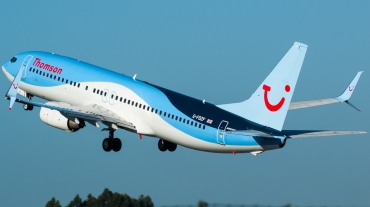 G-FDZF · Boeing 737-8K5(WL) · (OPO / LPPR)