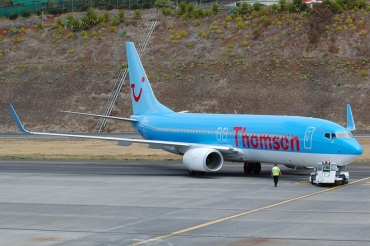 G-FDZZ (cn 37262) Boeing 737-8K5