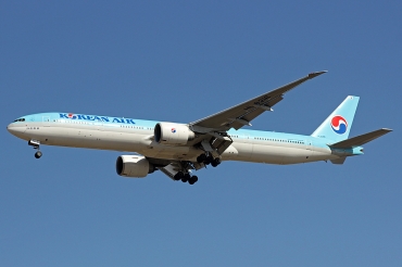 HL8216 (37647) 2011 Boeing 777-3B5