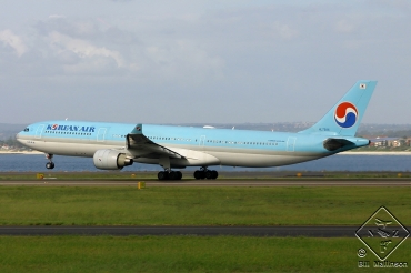HL7585 · Airbus A330-323 · (SYD / YSSY)