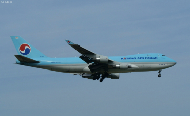 HL7601 (33946) 2004 Boeing 747-4B5F(ER)