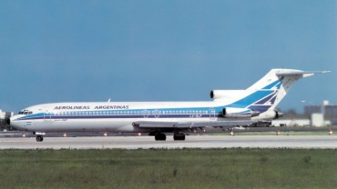 LV-OLP (22605) 1981 Boeing 727-287