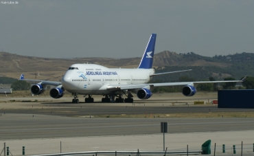 LV-AXF (cn 24895) Boeing 747-475