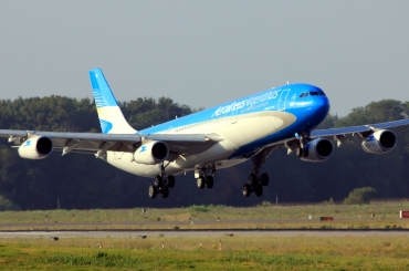 LV-FPU (170) 1997 Airbus A340-313