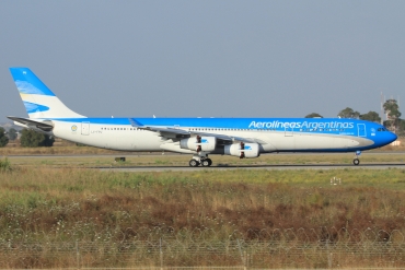 LV-FPU (170) 1997 Airbus A340-313