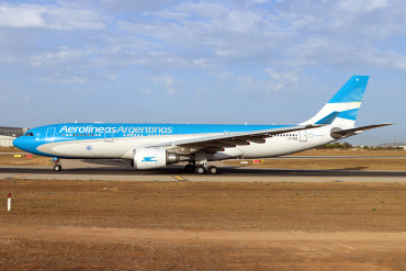 LV-GHQ (1737) 2016 Airbus A330-202
