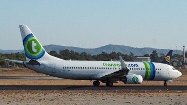 F-GZHV · Boeing 737-85H(WL) · (FAO / LPFR)