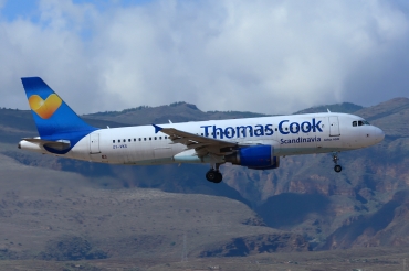 OY-VKS (1954) 2003 Airbus A320-214
