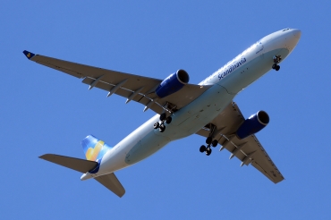 OY-VKH (356) 2000 Airbus A330-343