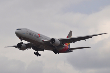 HL7597 (28686) 2001 Boeing 777-28E(ER)