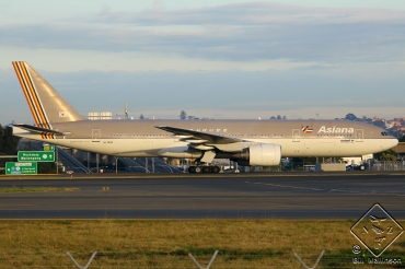 HL7500 · Boeing 777-28E/ER · (SYD / YSSY)