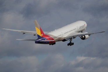 HL7756 (cn 30860) Boeing 777-28EER