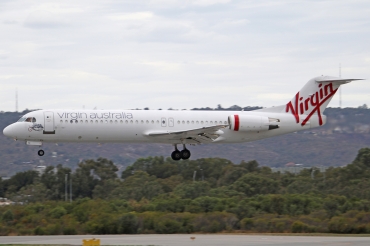 VH-FSQ (11450) 1993 Fokker 100