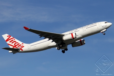 VH-XFA, (cn 365), Airbus A330-243