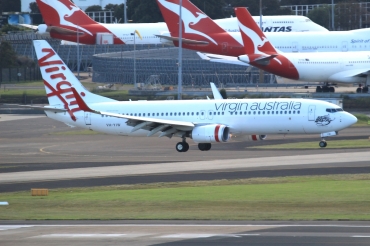 VH-YIW · Boeing 737-8FE(WL) · (SYD / YSSY)