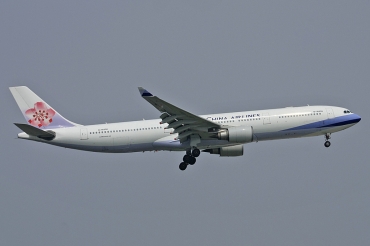 B-18306, (cn 675), Airbus A330-302