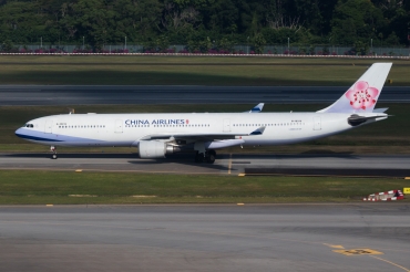 B-18315 · Airbus A330-302 · (SIN / WSSS)