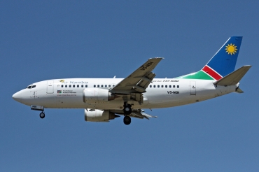V5-NDI (cn 25228) Boeing 737-528