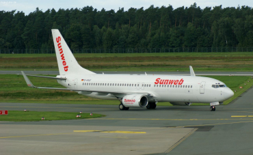 D-AXLF (28218) 1998 Boeing 737-8Q8(WL)