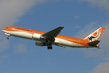 VH-OGL (25363) 1991 Boeing 767-338(ER)