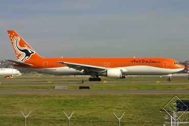 VH-OGV (30186) 2000 Boeing 767-338(ER)