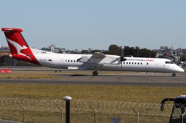 VH-QOJ
