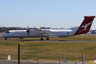 VH-LQF · Bombardier Dash 8-Q402 · (SYD / YSSY)
